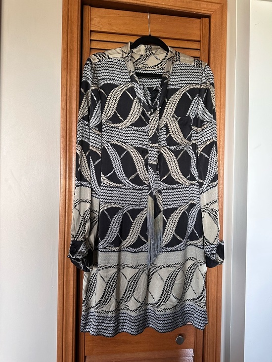 Hale Bob Dresses & Skirts - Beautiful Hale Bob silk blend dress